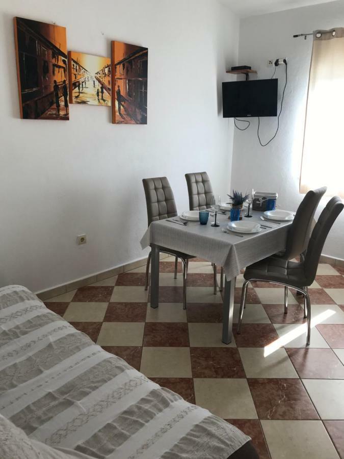 Angela Apartment Primosten